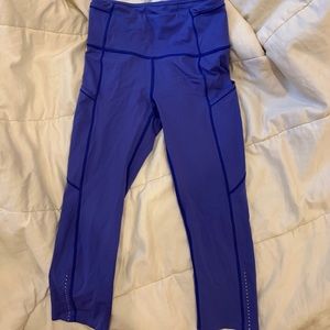 Blue cropped lululemon leggings
